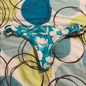 Thong bikini bottom